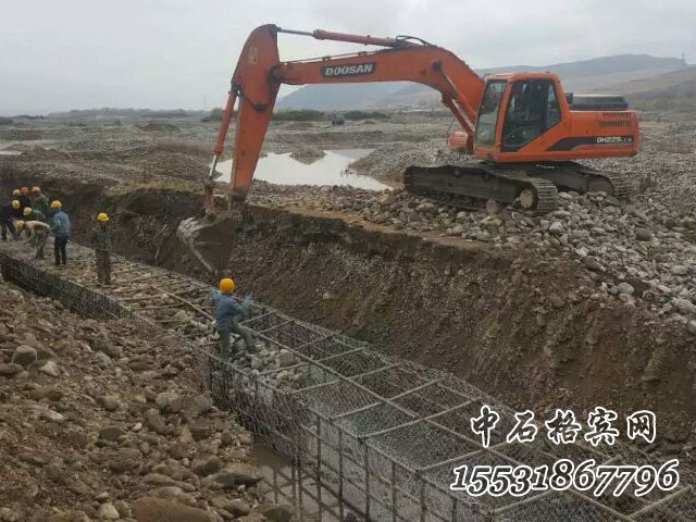 賓格網(wǎng)石籠.jpg 賓格網(wǎng)石籠.jpg